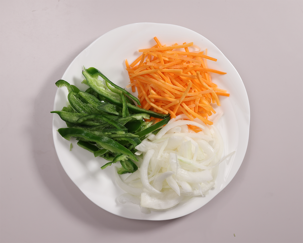 ピーマン・玉葱スライス・人参千切り