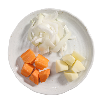 メークイン・人参乱切り・玉葱スライス